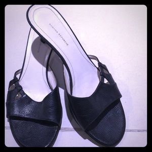 9.5 Banana Republic Sandals